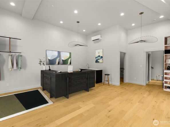 3400 E Spring Street, Seattle WA 98122