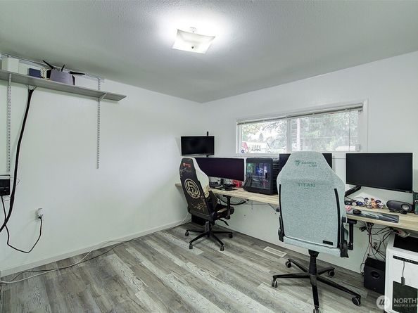 35814 11th Avenue SW, Federal Way WA 98023