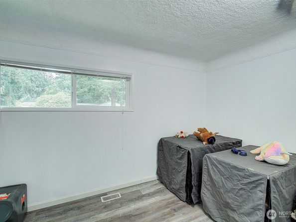 35814 11th Avenue SW, Federal Way WA 98023