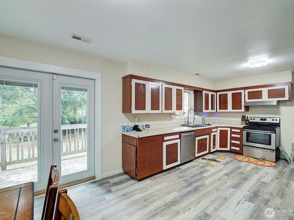 35814 11th Avenue SW, Federal Way WA 98023