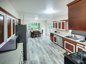 35814 11th Avenue SW, Federal Way WA 98023