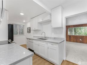 1126 NE 197th Court, Shoreline WA 98155