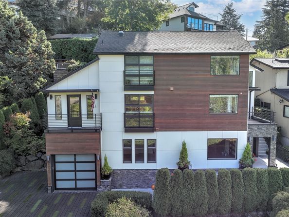 4527 W Raye Street, Seattle WA 98199