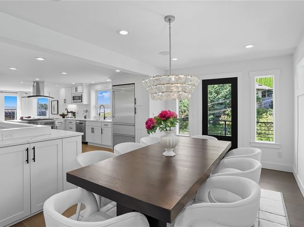 4527 W Raye Street, Seattle WA 98199