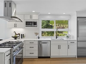 4527 W Raye Street, Seattle WA 98199