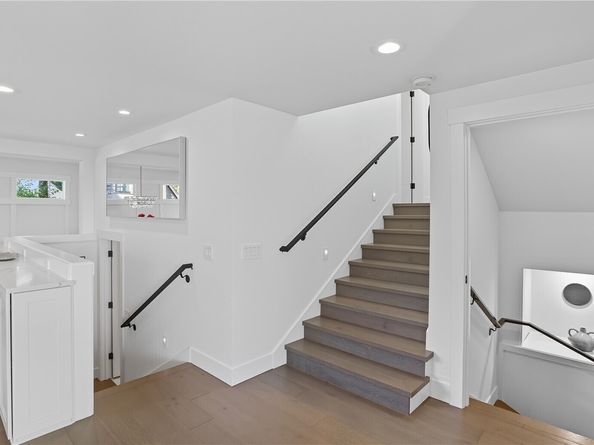 4527 W Raye Street, Seattle WA 98199