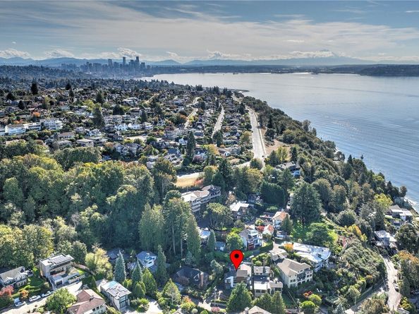 4527 W Raye Street, Seattle WA 98199