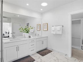 4527 W Raye Street, Seattle WA 98199