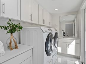 4527 W Raye Street, Seattle WA 98199