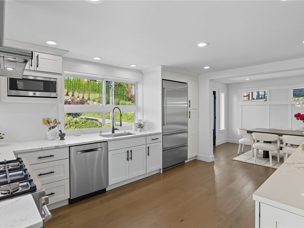 4527 W Raye Street, Seattle WA 98199