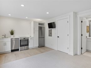 4527 W Raye Street, Seattle WA 98199