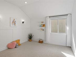 4527 W Raye Street, Seattle WA 98199