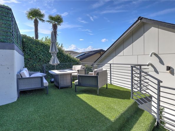 4527 W Raye Street, Seattle WA 98199