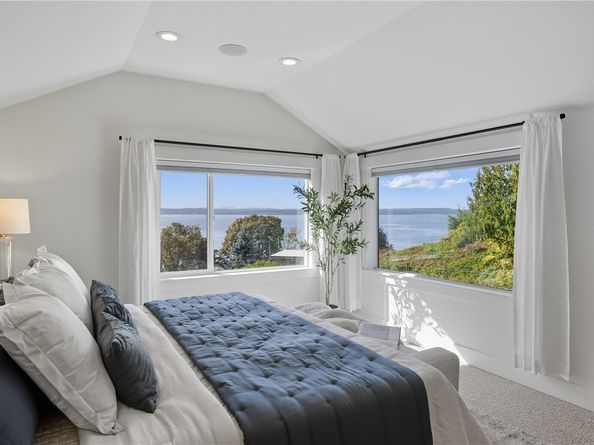 4527 W Raye Street, Seattle WA 98199