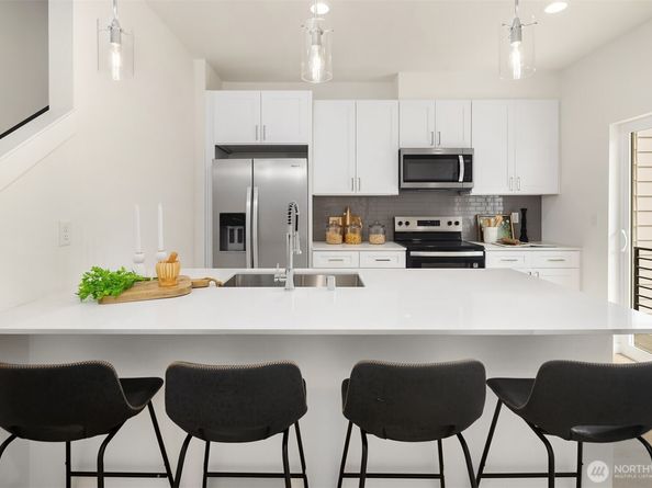 1518 Hollow Dale Place D, Everett WA 98204