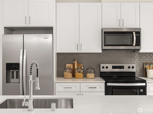 1518 Hollow Dale Place D, Everett WA 98204