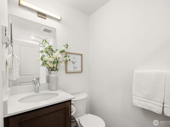 1349 Nolta Loop NE, Bainbridge Island WA 98110