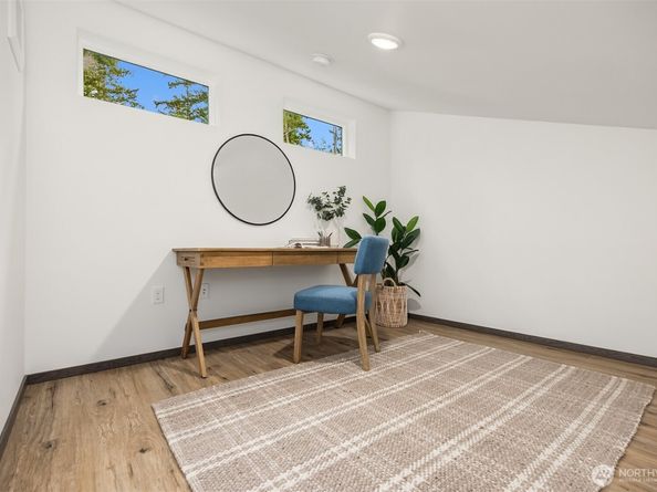 1349 Nolta Loop NE, Bainbridge Island WA 98110