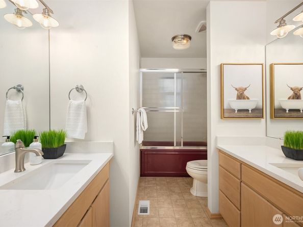 24628 Hillbend Lane NE, Kingston WA 98346