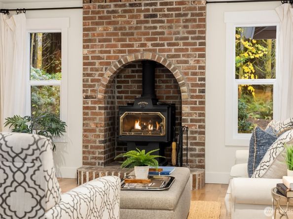 24628 Hillbend Lane NE, Kingston WA 98346