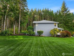 24628 Hillbend Lane NE, Kingston WA 98346