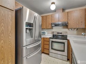 15711 4th Avenue S 22, Burien WA 98148