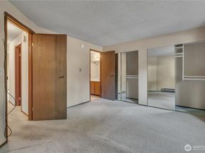 15711 4th Avenue S 22, Burien WA 98148