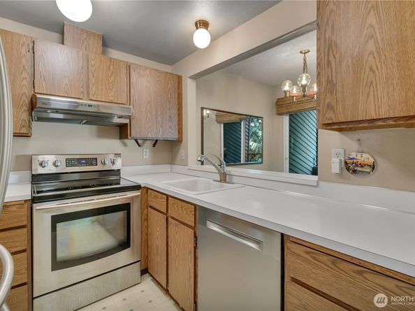 15711 4th Avenue S 22, Burien WA 98148