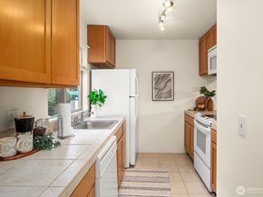 4803 180th Street SW A101, Lynnwood WA 98037