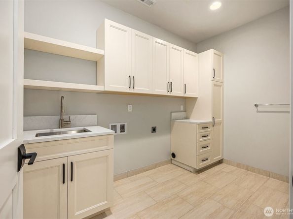 4740 Rose Avenue NE, Bainbridge Island WA 98110