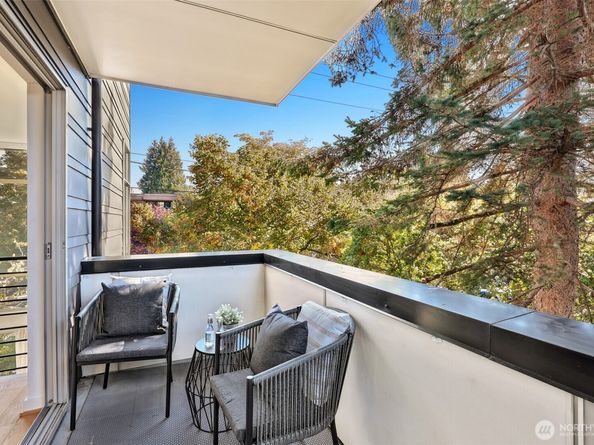 4027 California Avenue SW D, Seattle WA 98116