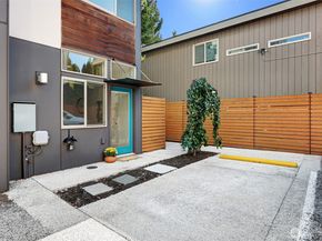 4027 California Avenue SW D, Seattle WA 98116