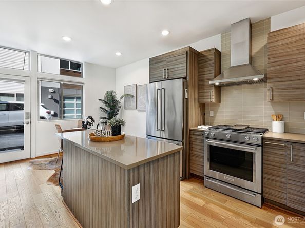 4027 California Avenue SW D, Seattle WA 98116
