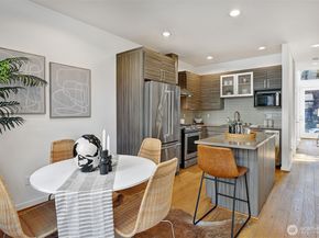 4027 California Avenue SW D, Seattle WA 98116