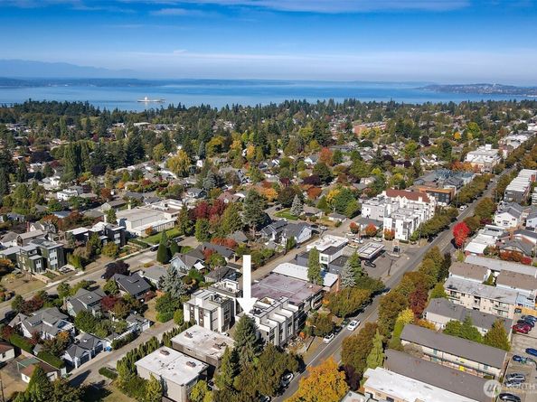 4027 California Avenue SW D, Seattle WA 98116
