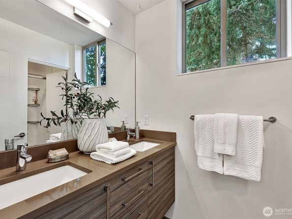 4027 California Avenue SW D, Seattle WA 98116