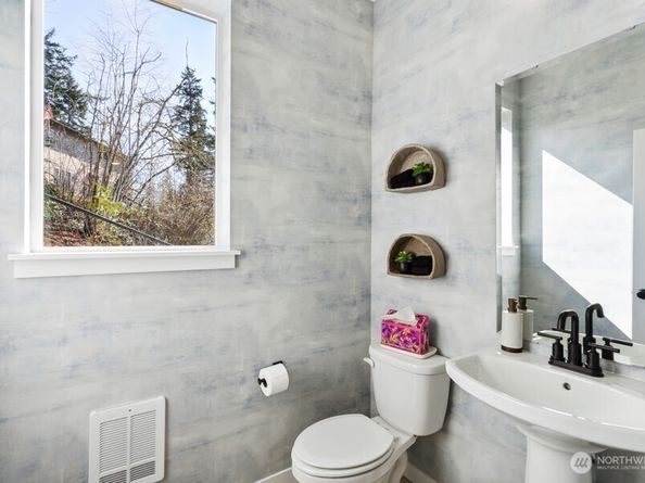 4255 Aberdeen Way NE, Renton WA 98056