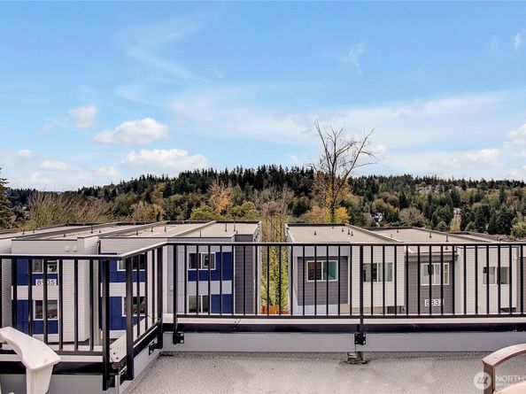 8826 NE 173rd Place C, Bothell WA 98011