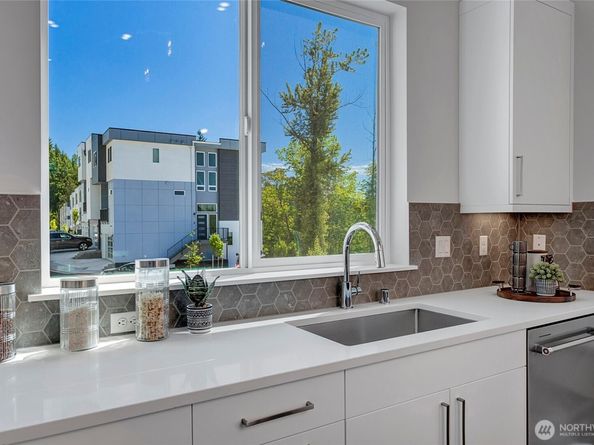 8826 NE 173rd Place C, Bothell WA 98011
