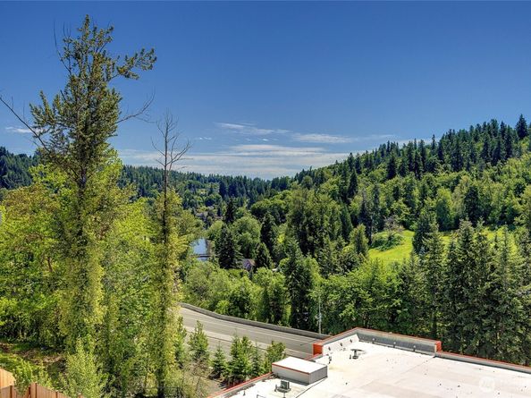 8826 NE 173rd Place C, Bothell WA 98011