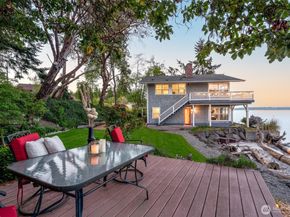 9788 Manitou Beach Drive NE, Bainbridge Island WA 98110