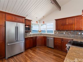 9788 Manitou Beach Drive NE, Bainbridge Island WA 98110