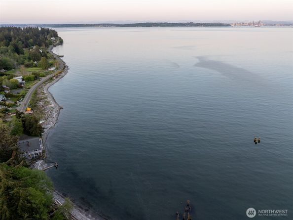 9788 Manitou Beach Drive NE, Bainbridge Island WA 98110