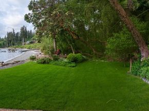 9788 Manitou Beach Drive NE, Bainbridge Island WA 98110