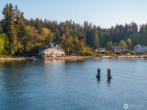 9788 Manitou Beach Drive NE, Bainbridge Island WA 98110