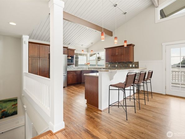 9788 Manitou Beach Drive NE, Bainbridge Island WA 98110