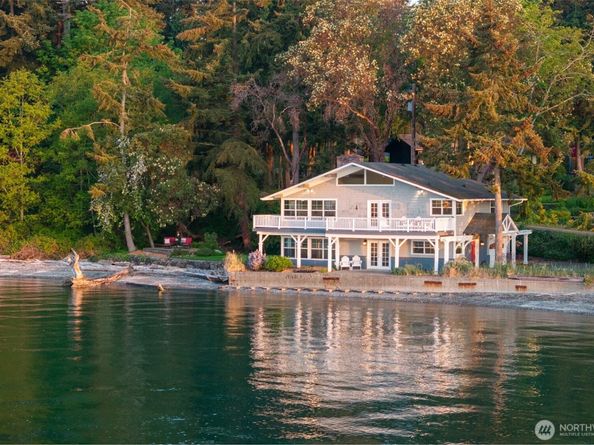 9788 Manitou Beach Drive NE, Bainbridge Island WA 98110