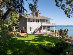 9788 Manitou Beach Drive NE, Bainbridge Island WA 98110