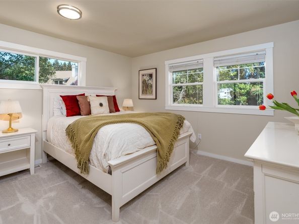 9788 Manitou Beach Drive NE, Bainbridge Island WA 98110