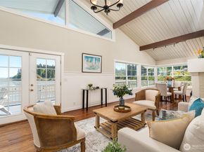 9788 Manitou Beach Drive NE, Bainbridge Island WA 98110
